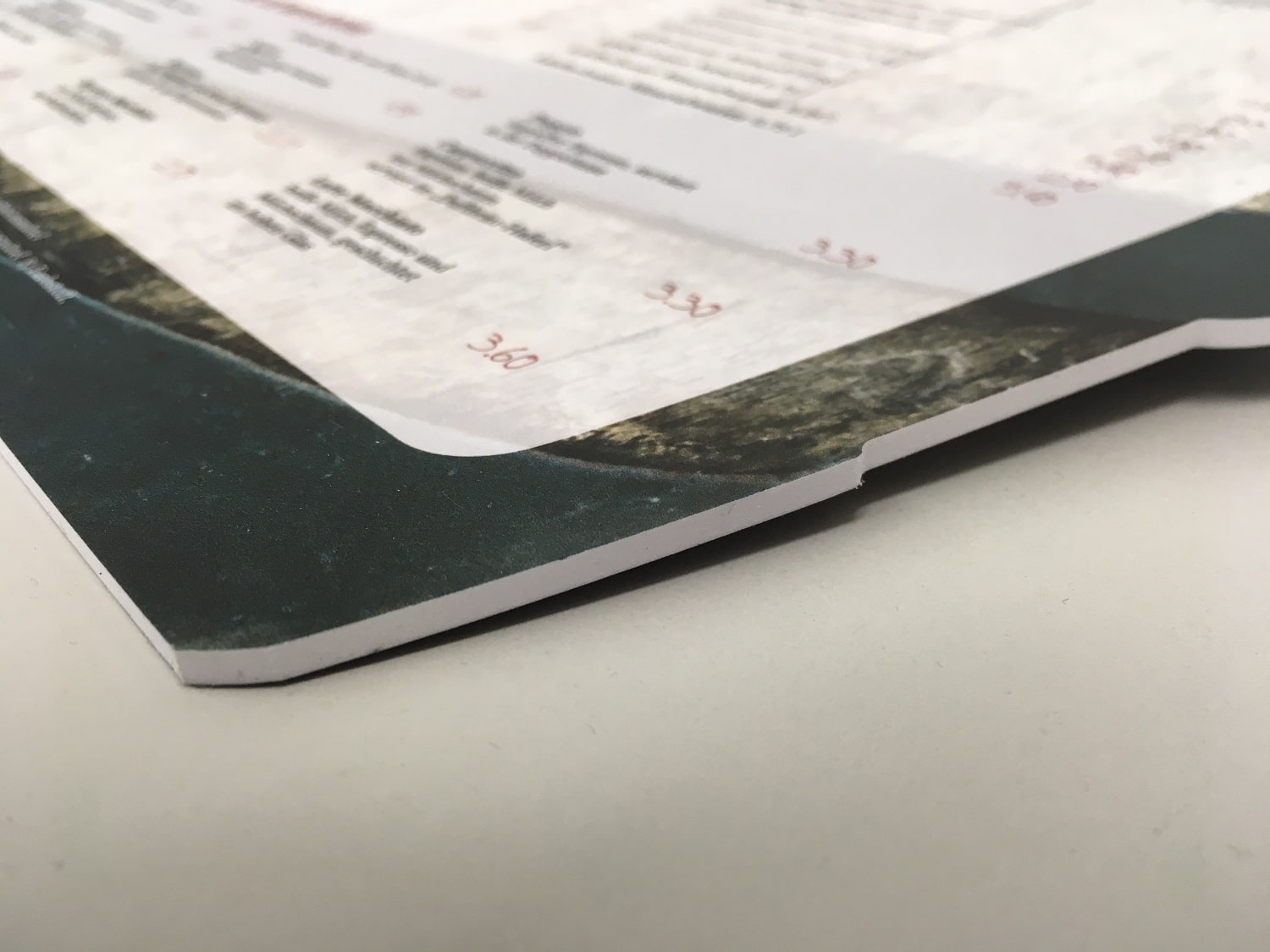 Speisekarte auf PVC Hartschaum mit 3 mm Stärke konturgefräst der Druckerei-Rapp-Druck Detailansicht
